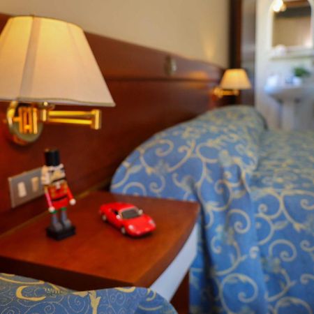 Easy Hotel Meryon Sottomarina Exterior photo