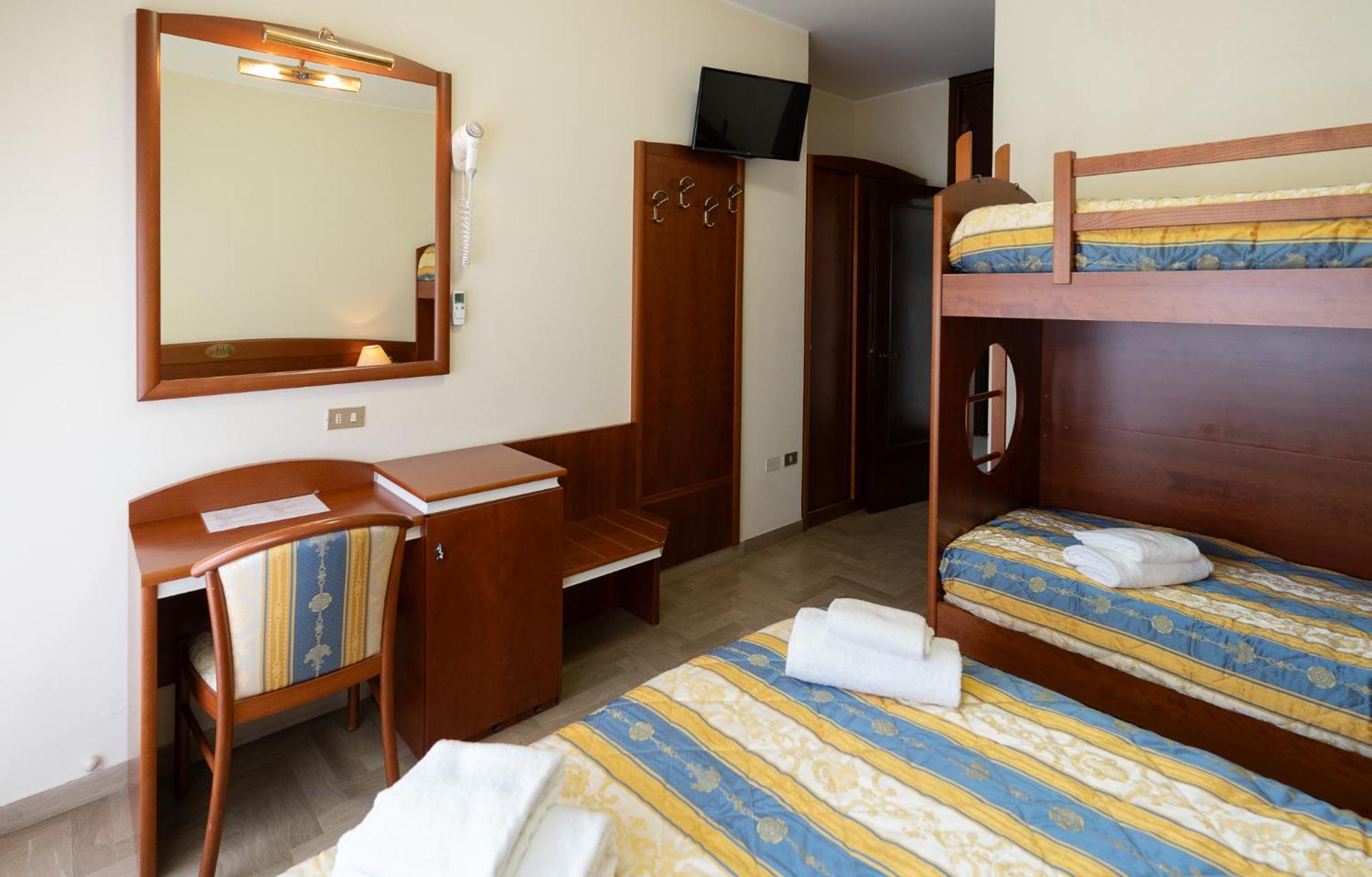 Easy Hotel Meryon Sottomarina Room photo