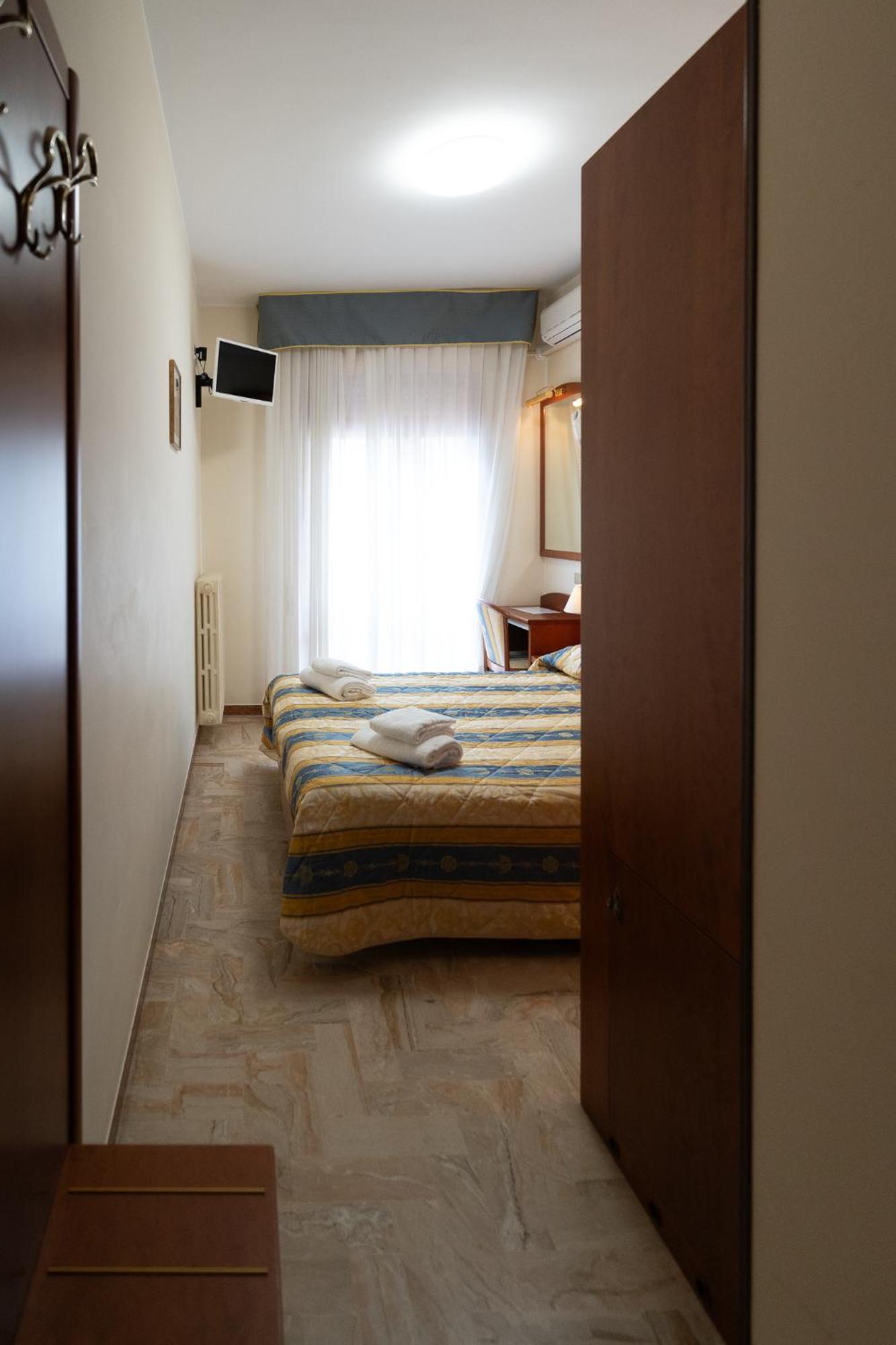 Easy Hotel Meryon Sottomarina Room photo